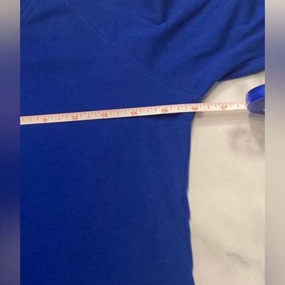 Cynthia Rowley top, blue v-neck shirt, three-quarter length sleeve size medium - Picture 11 of 16